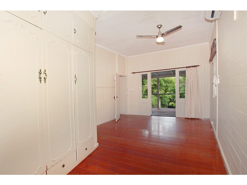 264 Hillcrest Road, Kiamba QLD 4560