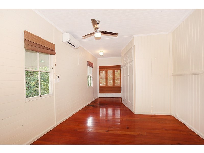 264 Hillcrest Road, Kiamba QLD 4560