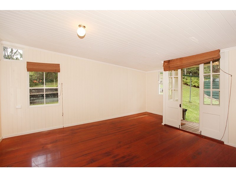 264 Hillcrest Road, Kiamba QLD 4560