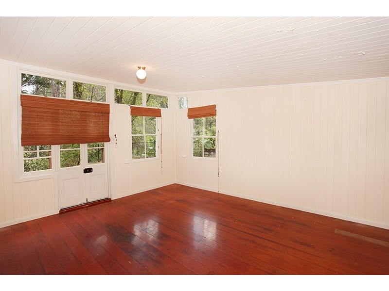 264 Hillcrest Road, Kiamba QLD 4560