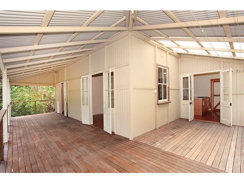 264 Hillcrest Road, Kiamba QLD 4560