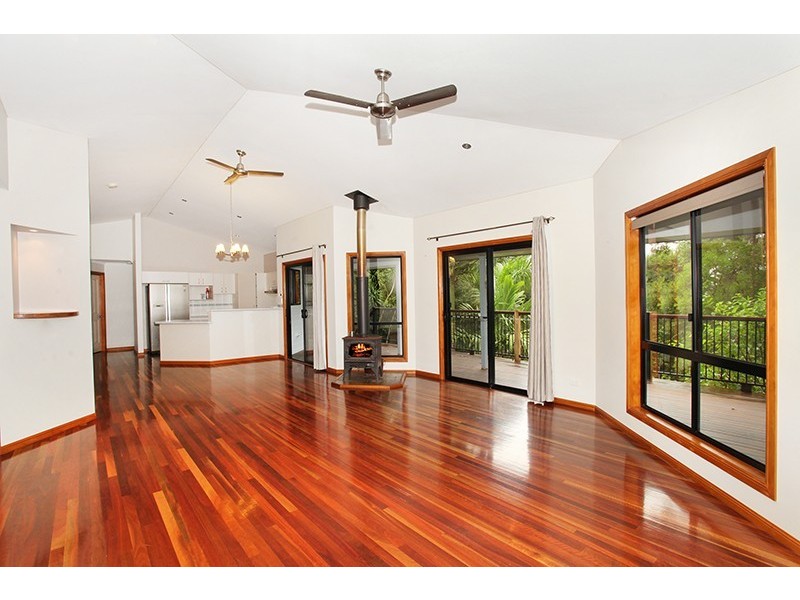 27 Leigha Place, Kureelpa QLD 4560