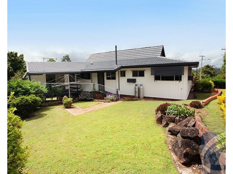 2 Amaroo Avenue, Nambour QLD 4560