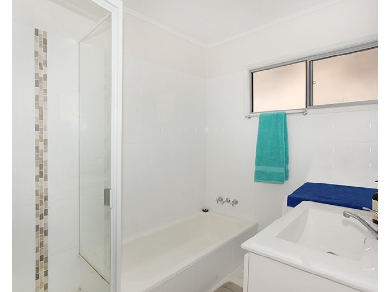 16 Yvonne Street, Highworth QLD 4560