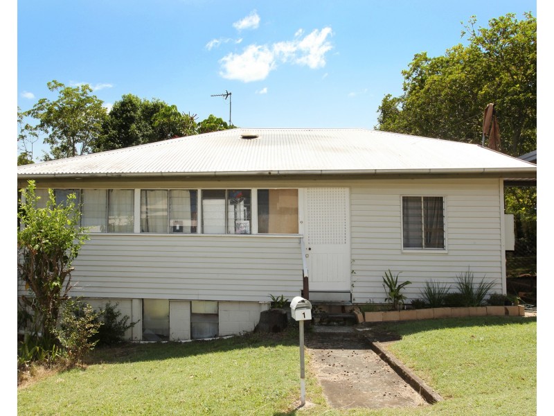 1 Tamper Street, Nambour QLD 4560