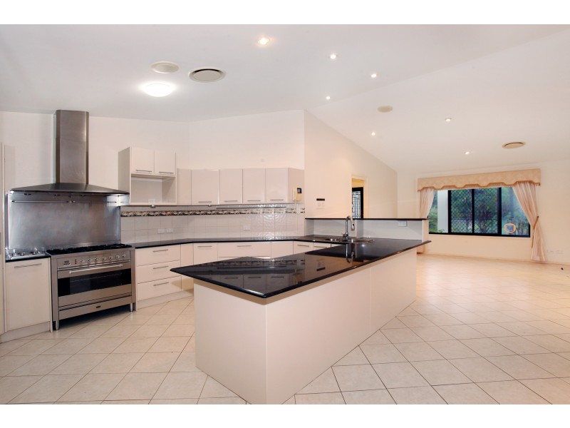 3 Pearl Parade, Nambour QLD 4560