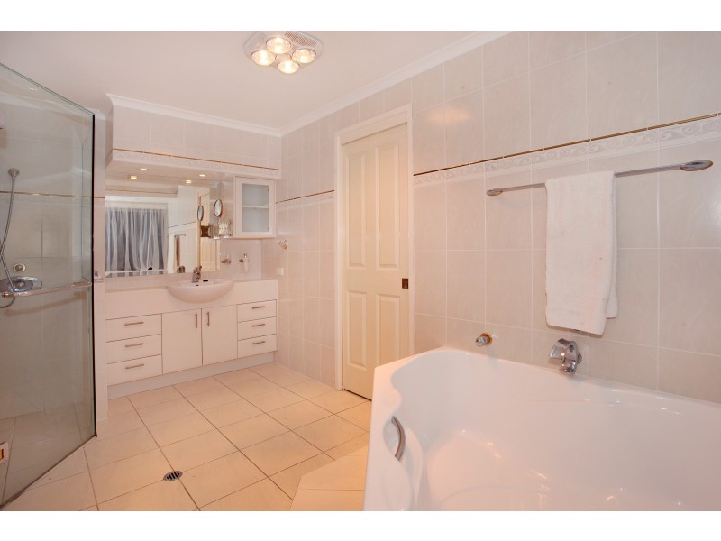 3 Pearl Parade, Nambour QLD 4560