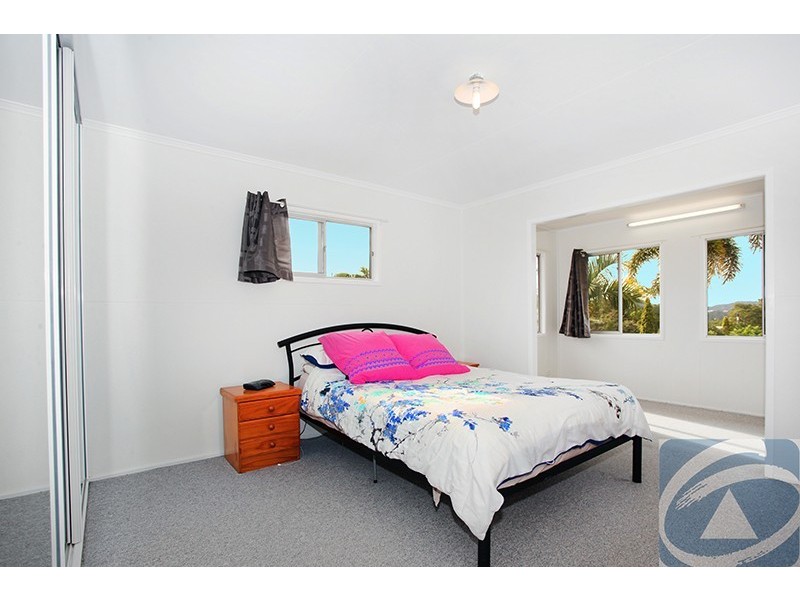 32 Kerrs Lane, Coes Creek QLD 4560