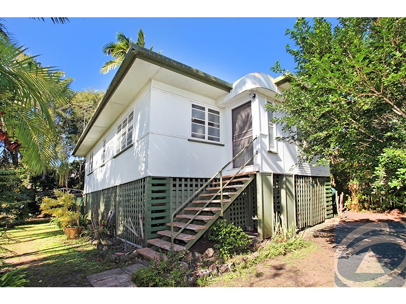 16 Hill Street, Nambour QLD 4560