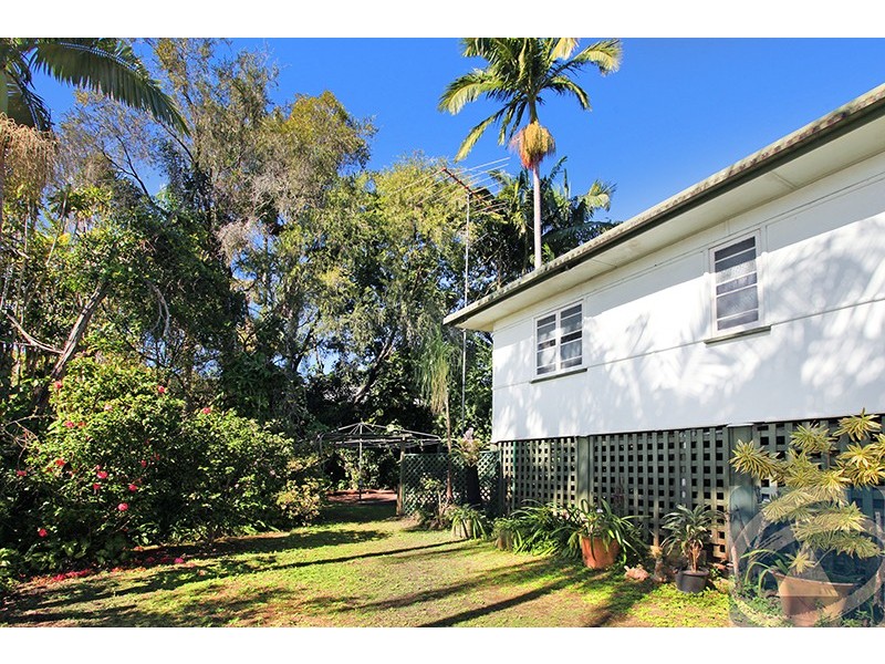 16 Hill Street, Nambour QLD 4560