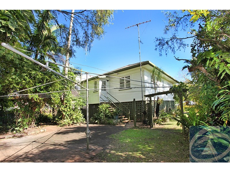 16 Hill Street, Nambour QLD 4560