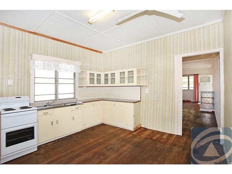 16 Hill Street, Nambour QLD 4560