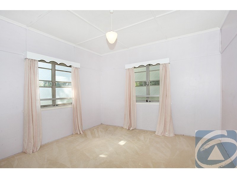 16 Hill Street, Nambour QLD 4560