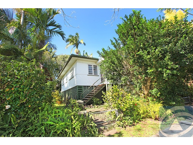 16 Hill Street, Nambour QLD 4560