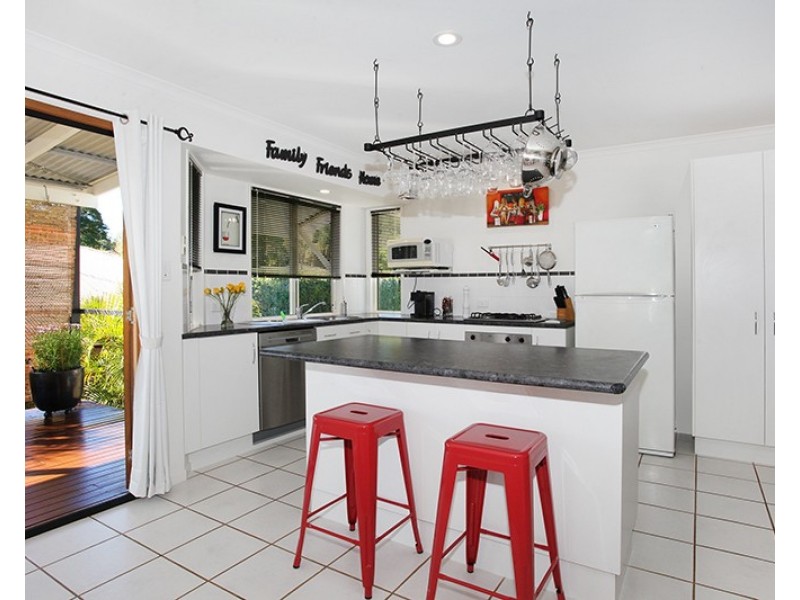 4 Killarney Crescent, Nambour QLD 4560