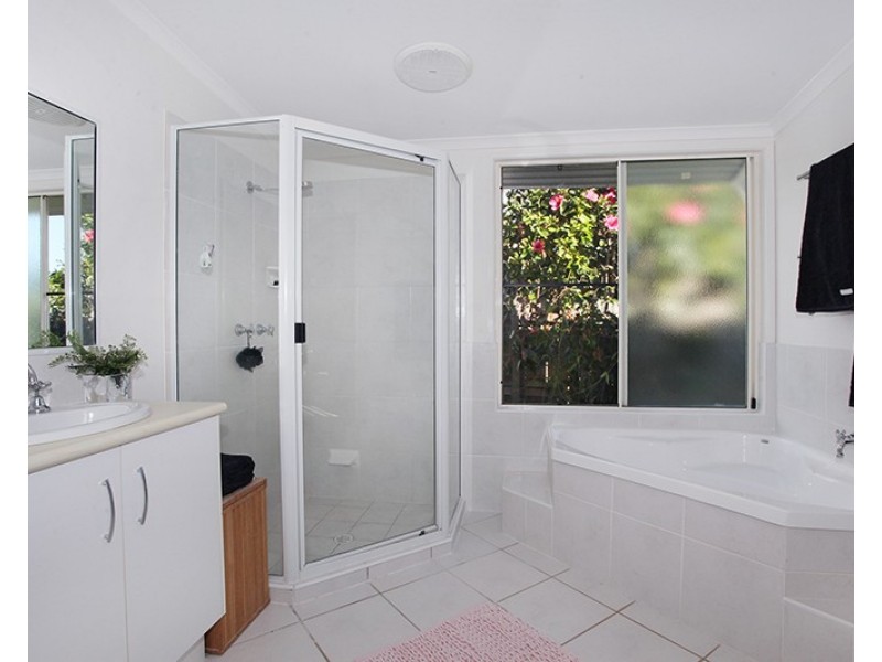 4 Killarney Crescent, Nambour QLD 4560