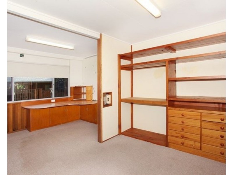 10 Bade Street, Nambour QLD 4560