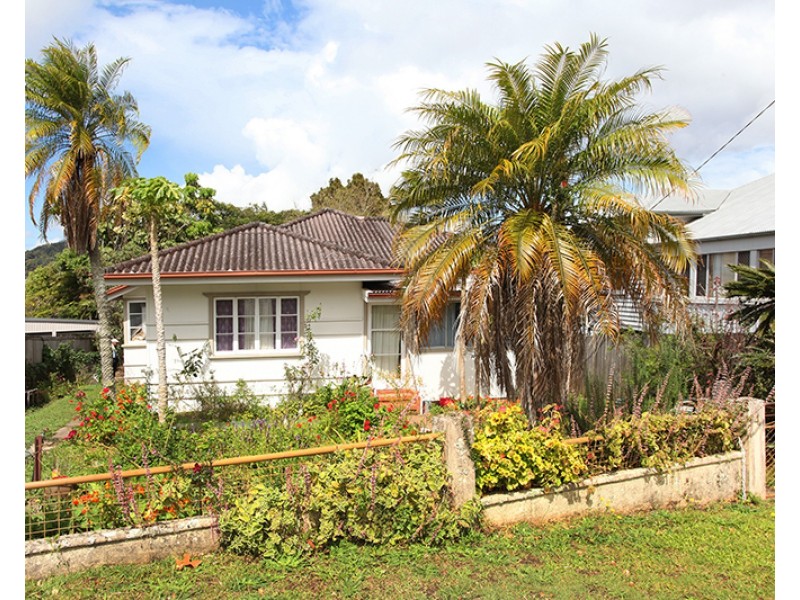 4 Oxleigh Crescent, Nambour QLD 4560