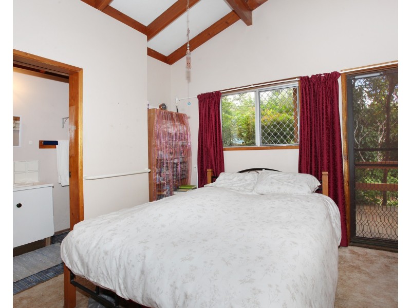 16 Campbell Close, Nambour QLD 4560