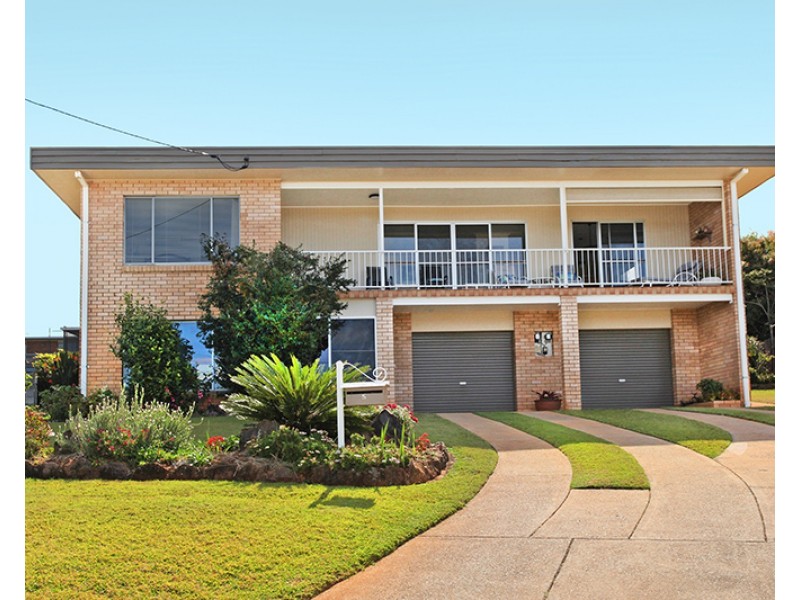 5 Bambaroo Close, Nambour QLD 4560