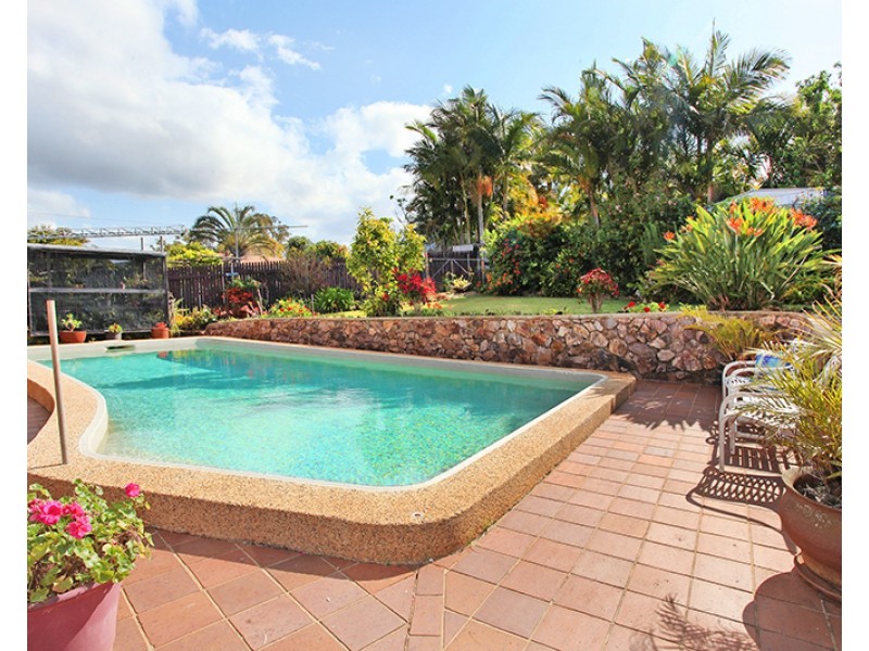 5 Bambaroo Close, Nambour QLD 4560
