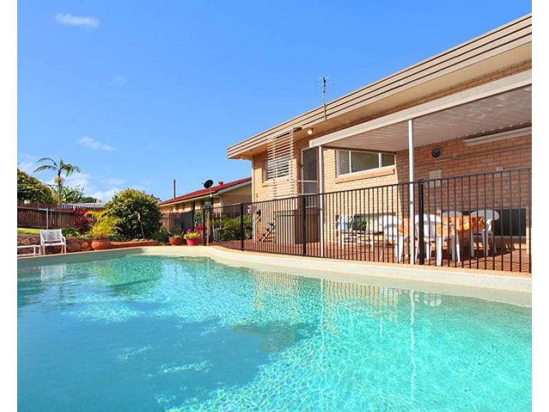 5 Bambaroo Close, Nambour QLD 4560
