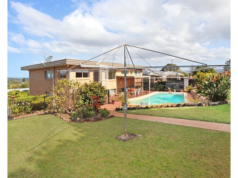 5 Bambaroo Close, Nambour QLD 4560