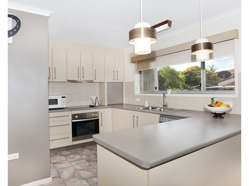 5 Bambaroo Close, Nambour QLD 4560