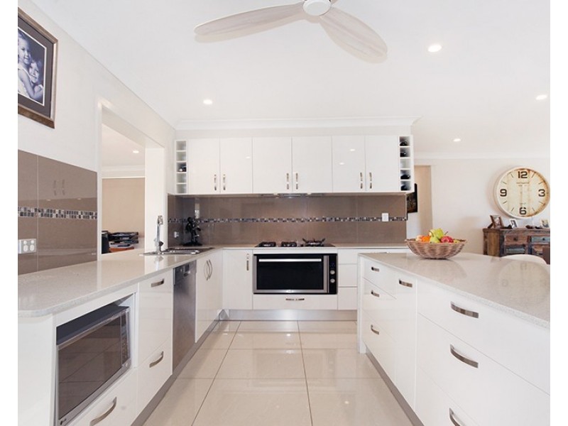 6 Thompson Road, Dulong QLD 4560