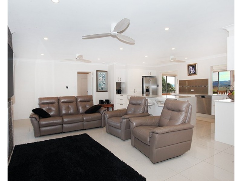 6 Thompson Road, Dulong QLD 4560