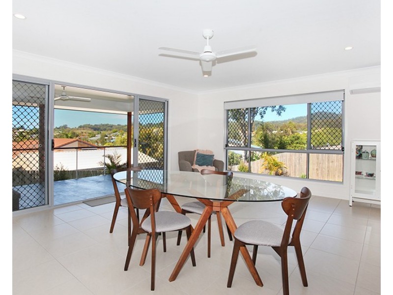 7 Bowerbird Avenue, Burnside QLD 4560