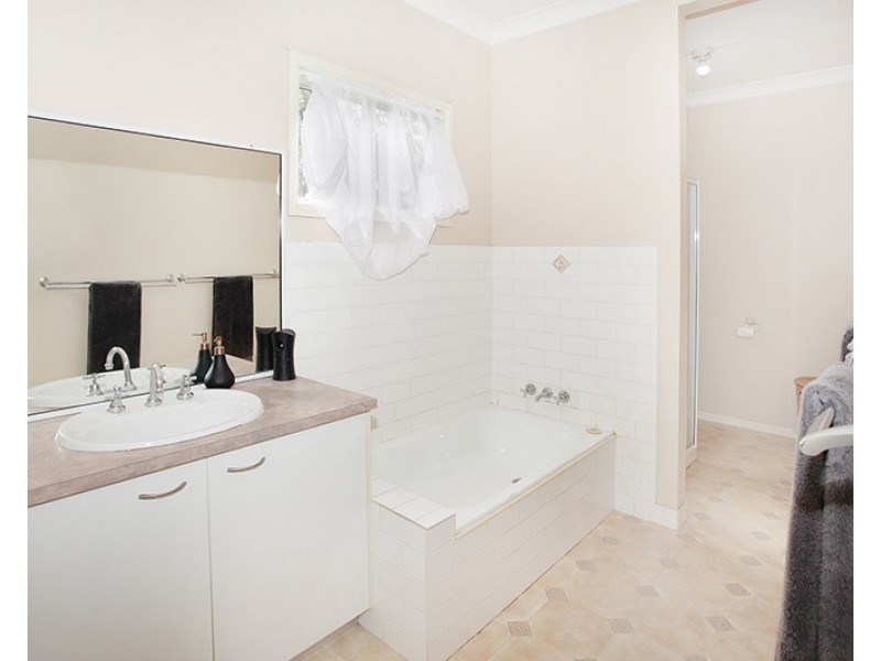 98 Nambour Mapleton Road, Nambour QLD 4560