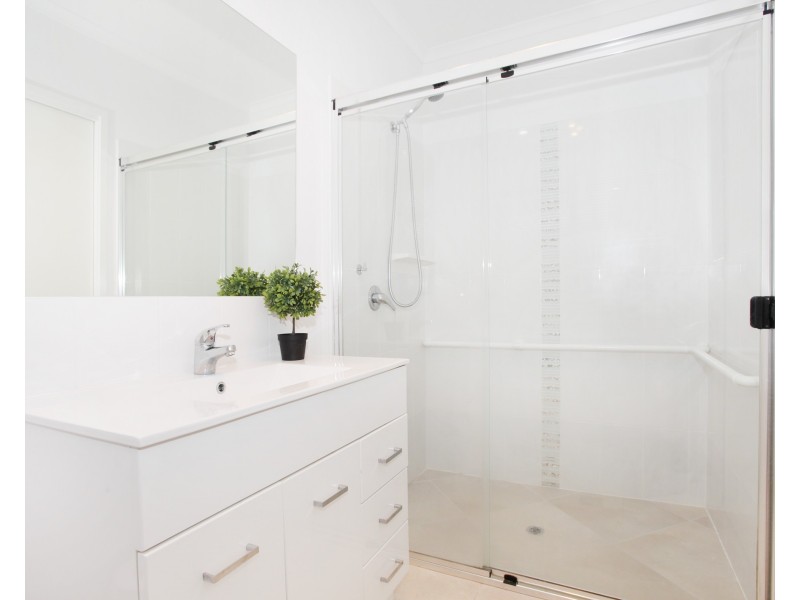 3 Griffin Place, Coes Creek QLD 4560