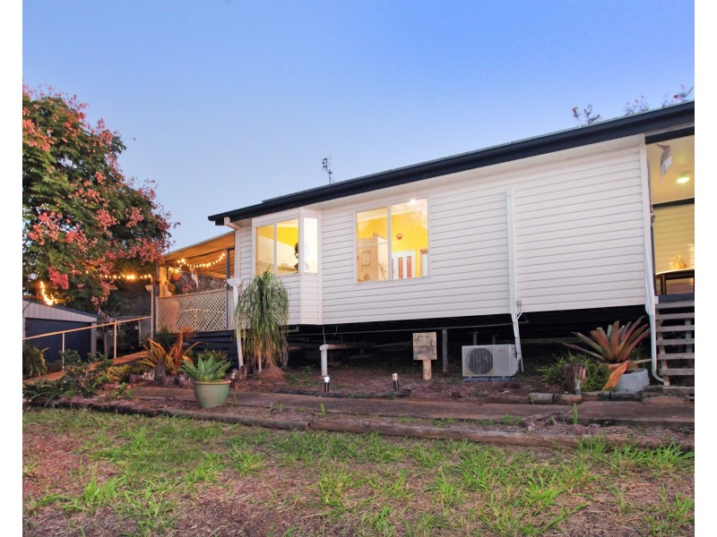 9 George Street, Brooloo QLD 4570