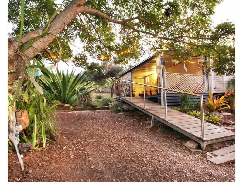 9 George Street, Brooloo QLD 4570