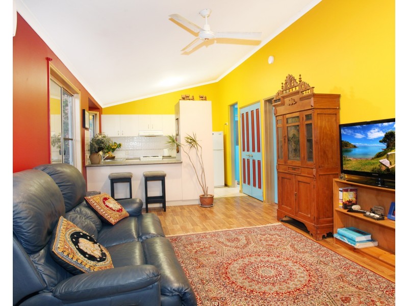 9 George Street, Brooloo QLD 4570