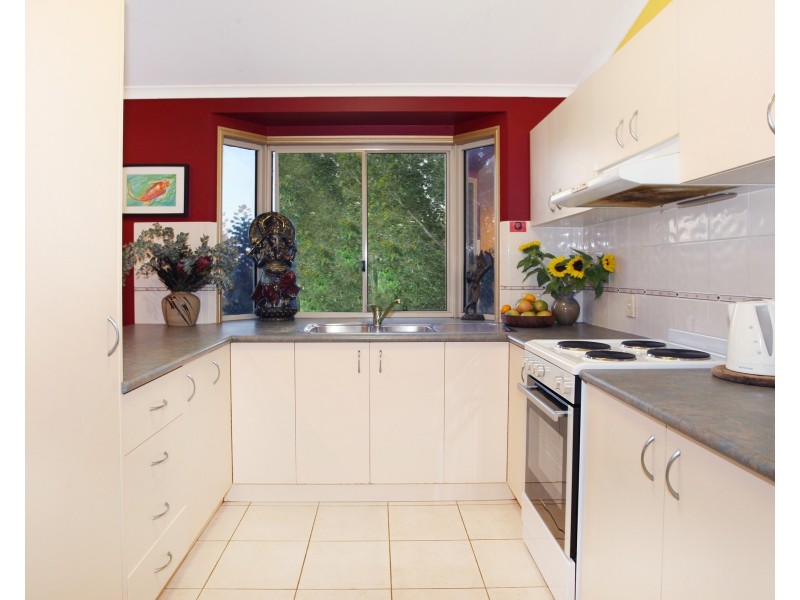 9 George Street, Brooloo QLD 4570