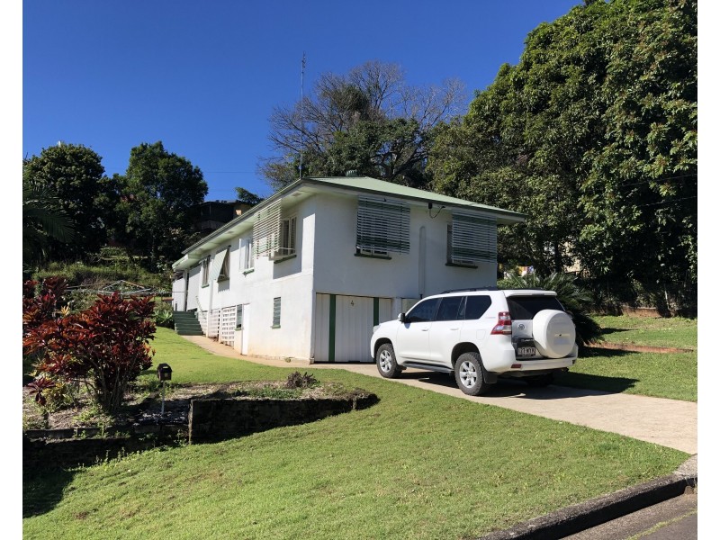 4 Bundarra St, Nambour QLD 4560