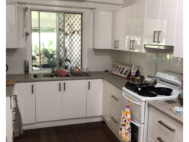 4 Bundarra St, Nambour QLD 4560