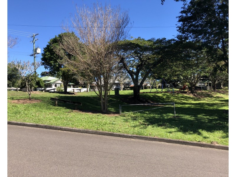 4 Bundarra St, Nambour QLD 4560