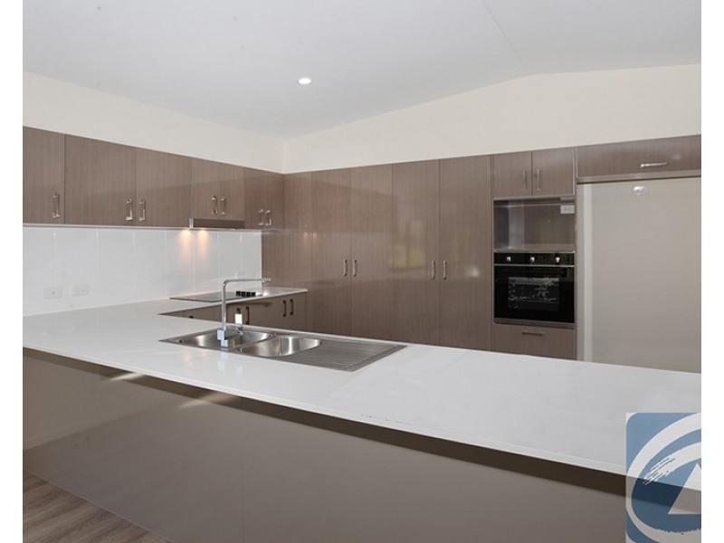 1/14 James Whalley Drive, Burnside QLD 4560