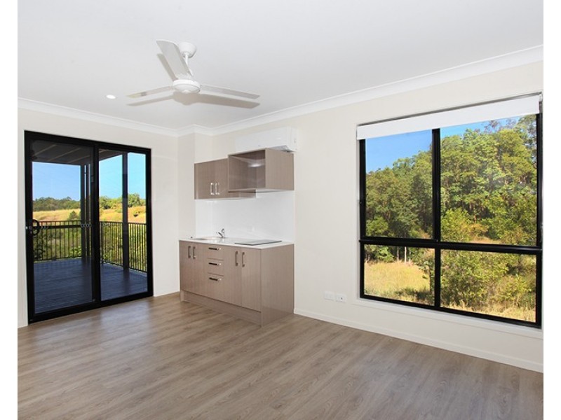 2C/14 James Whalley Drive, Burnside QLD 4560