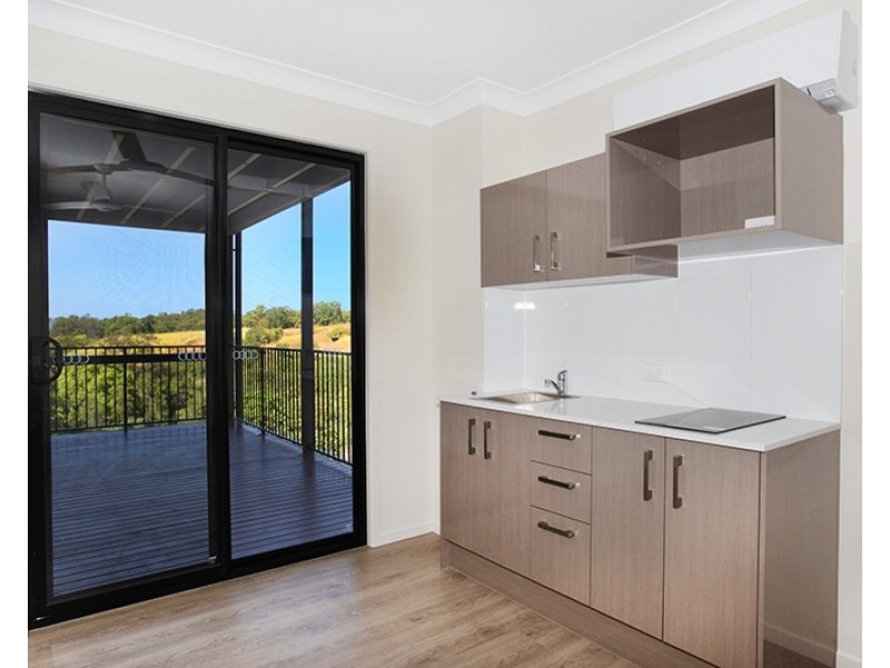 2C/14 James Whalley Drive, Burnside QLD 4560