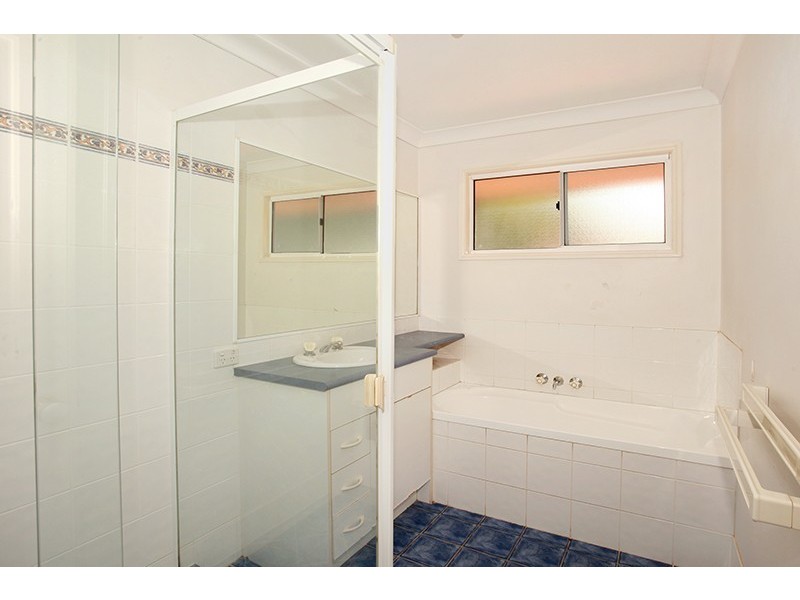 8 Esk Place, Kallangur QLD 4503