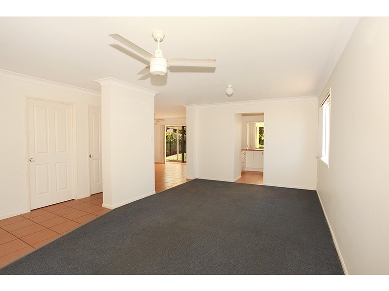 8 Esk Place, Kallangur QLD 4503