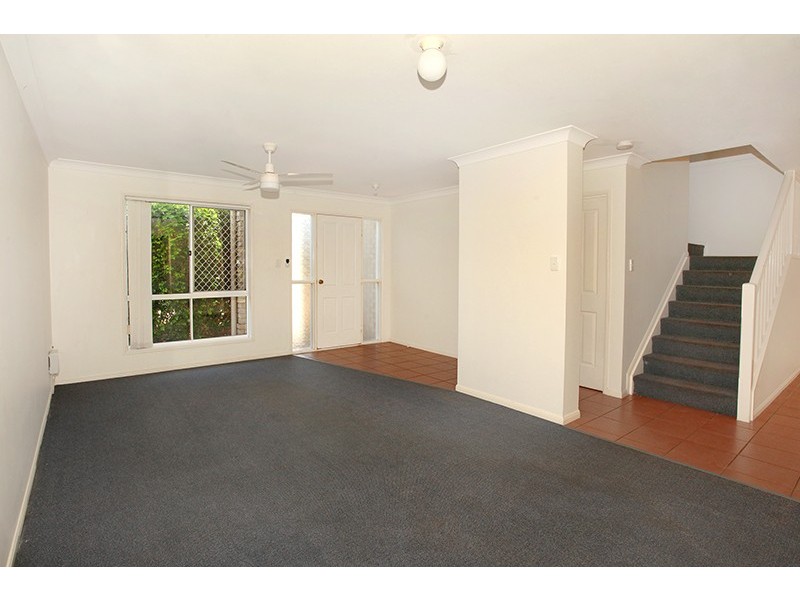 8 Esk Place, Kallangur QLD 4503