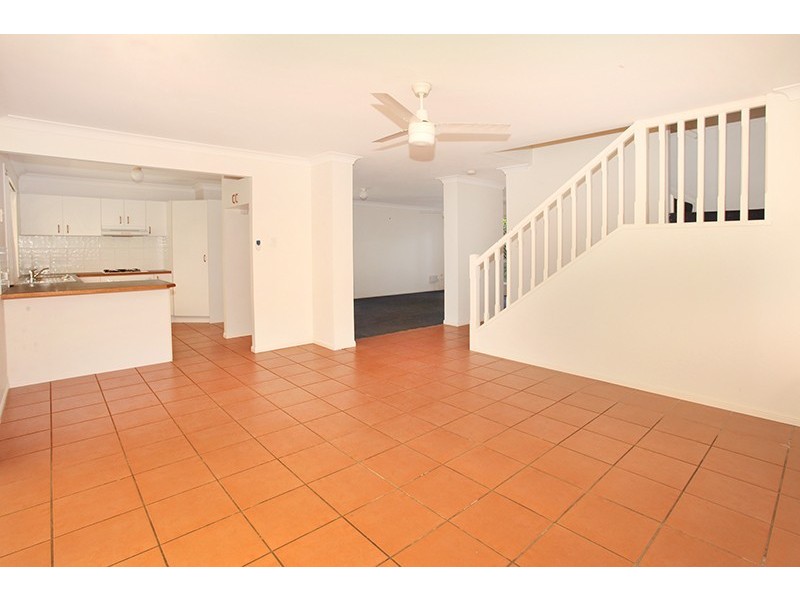 8 Esk Place, Kallangur QLD 4503