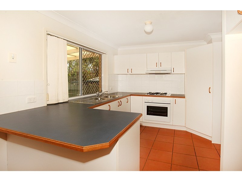 8 Esk Place, Kallangur QLD 4503