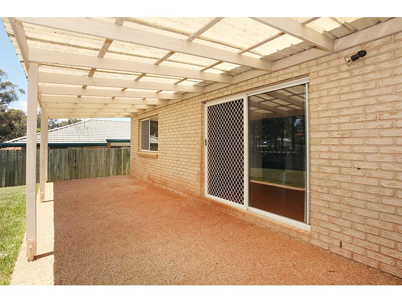 8 Esk Place, Kallangur QLD 4503
