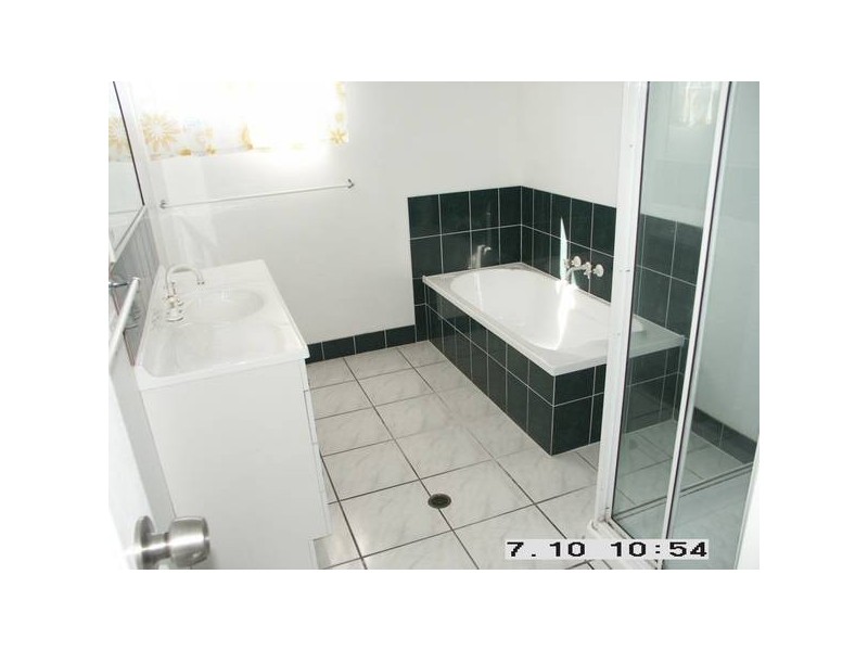 8 Vincent Drive, Nambour QLD 4560